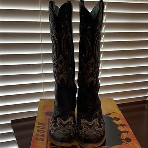 Corral black crystal inlay